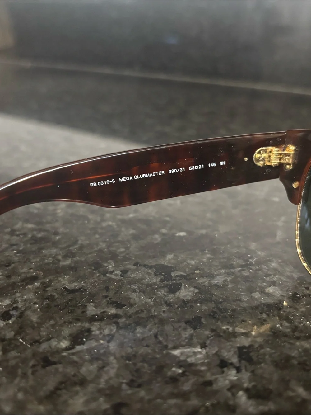 Ray-Ban iconic clubmaster
